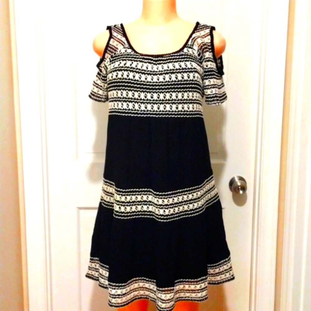 Embroiderd Dress size 4 Oversized
